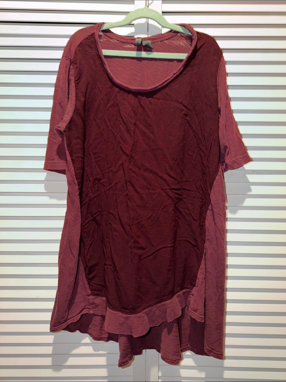 Relaxed Two-Tone Burgundy Short Sleeve Tunic